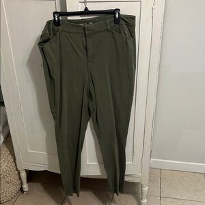 Old Navy Women's Olive Pixie Pants